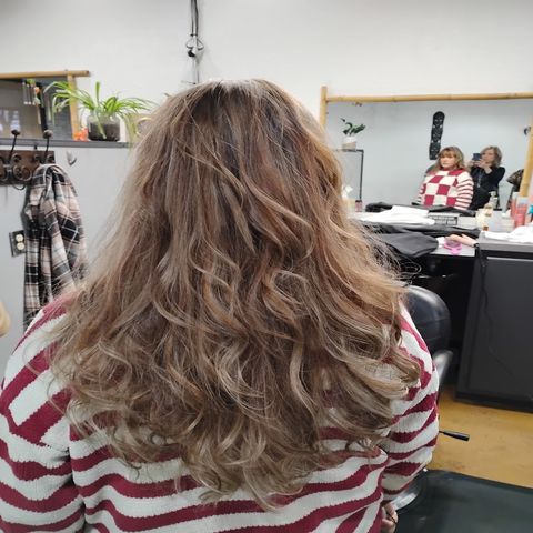 ElKan Hair Shop, hair salon in Liberal, KS